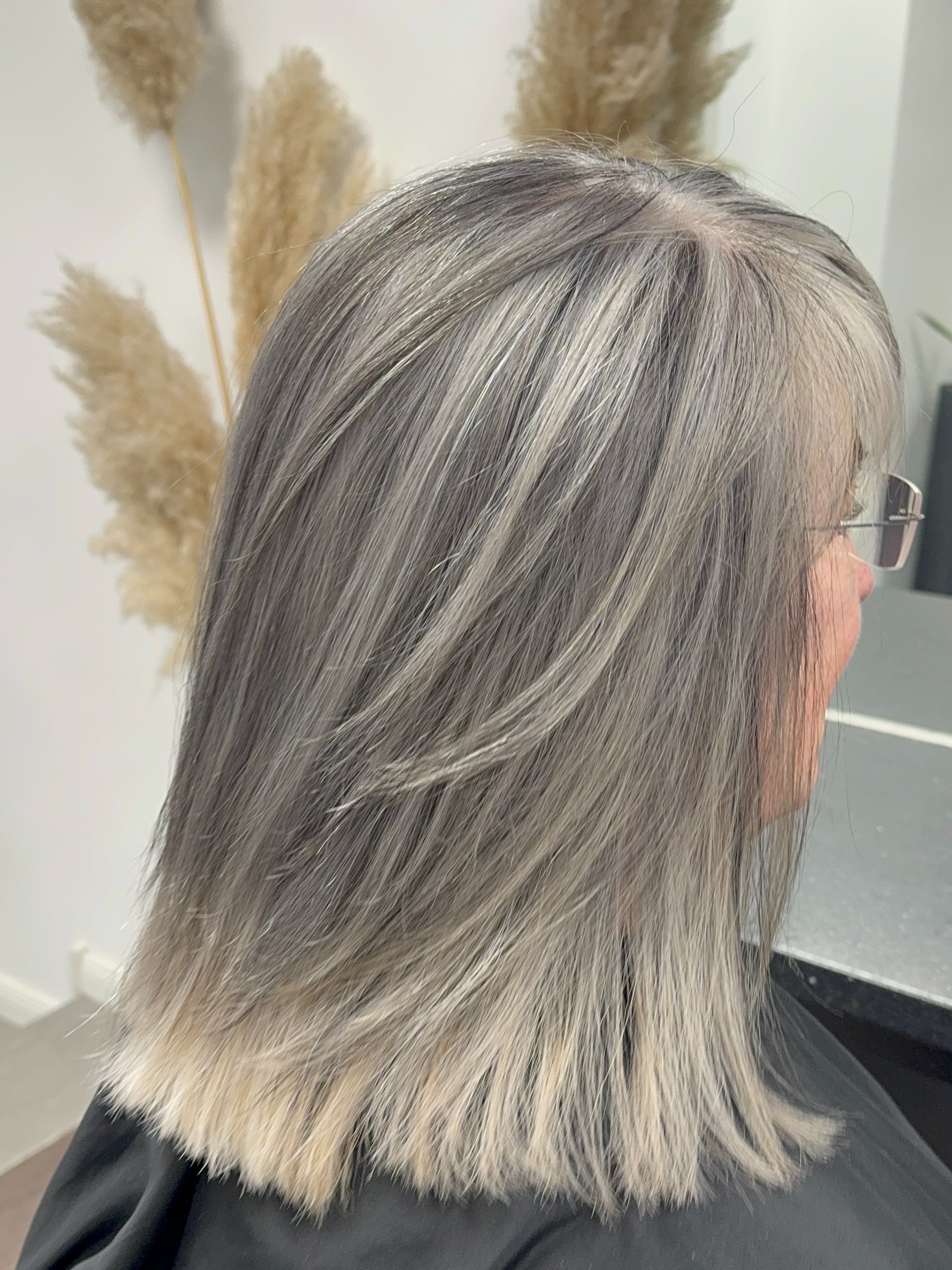 Silber-Glossing & Bob-Schnitt